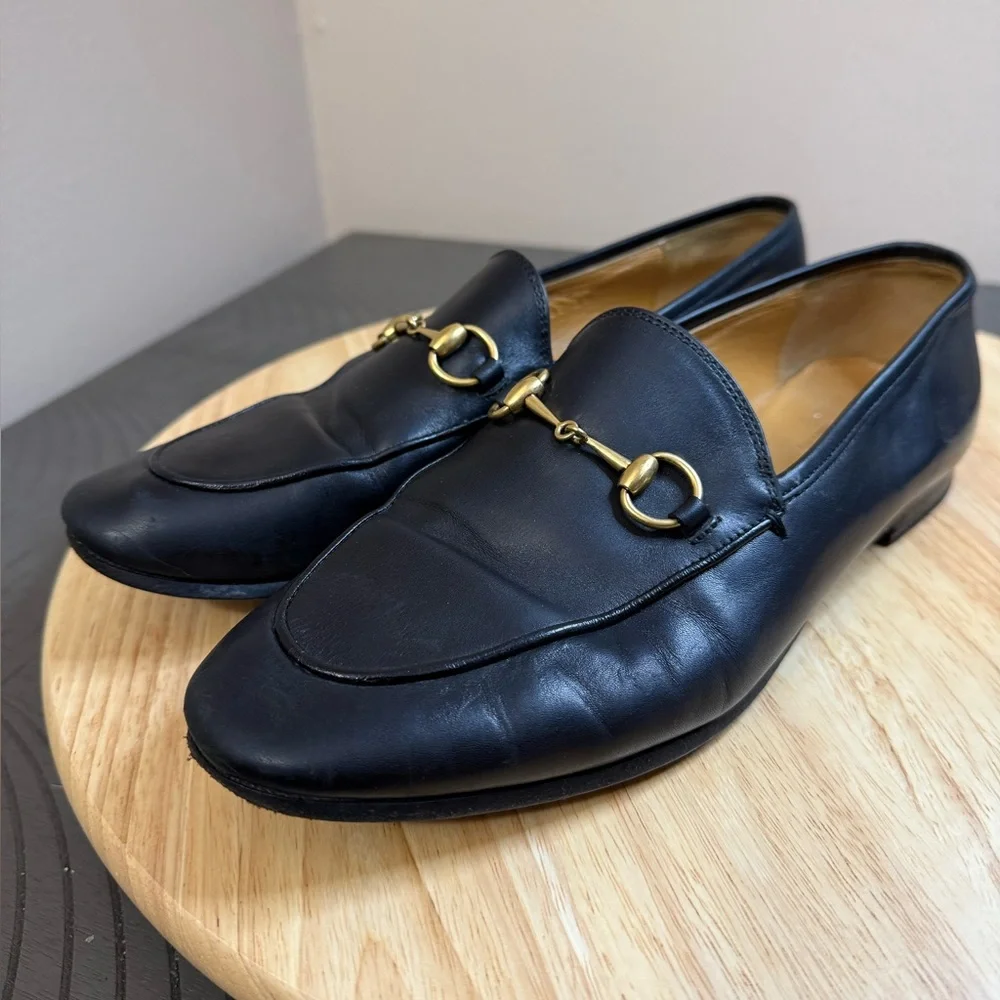 Gucci women’s loafer with Horsebit. - Picture 2 of 15
